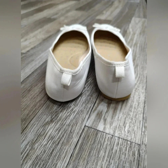 Cat and jack girls size 3 flats - Picture 2 of 6